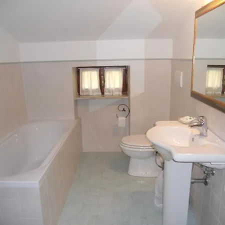 L'uliveto Alloggio per agriturismo *